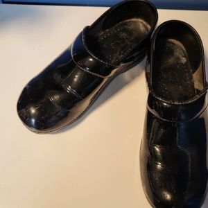 Dansko clogs. Patent leather, black. Size 37.